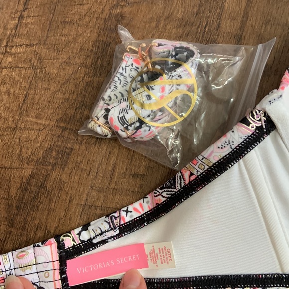 Pink patterned swimsuit top from PINK Victoria’s Secret - Picture 3 of 3